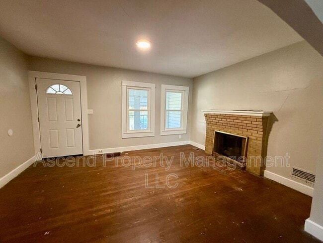 Photo - 203 N St Marks Ave