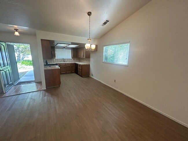 Photo - 3 bedroom 2 bath in central Visalia!