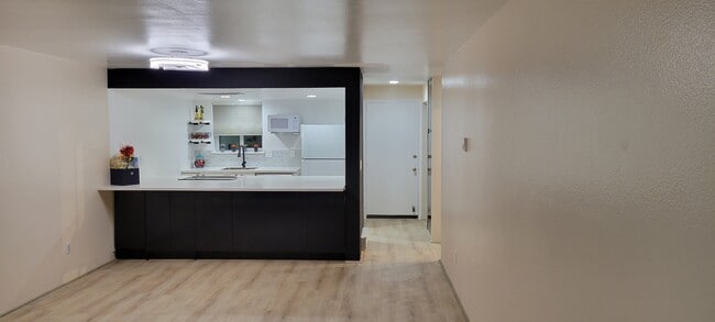 Building Photo - 9302 Redmond - Woodinville Rd NE Unit A106 Rental