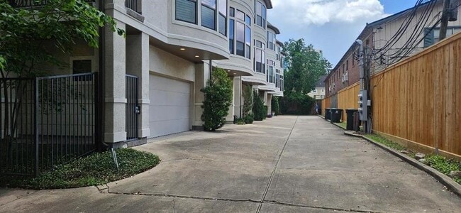Photo - 1415 Hyde Park Blvd Condo Unit F