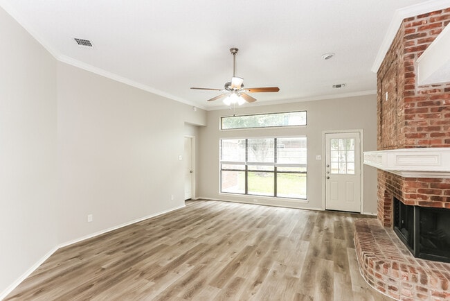 Photo - 5600 Farris Dr