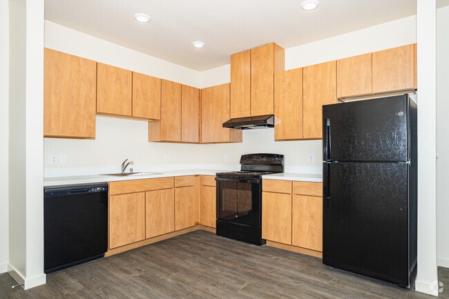 1BR, 1BA - 700SF