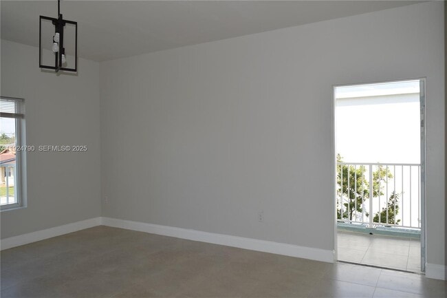 Photo - 435 SW 78th Ct