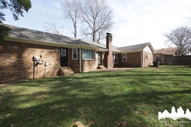 Photo - 5853 Fox Lair Ave