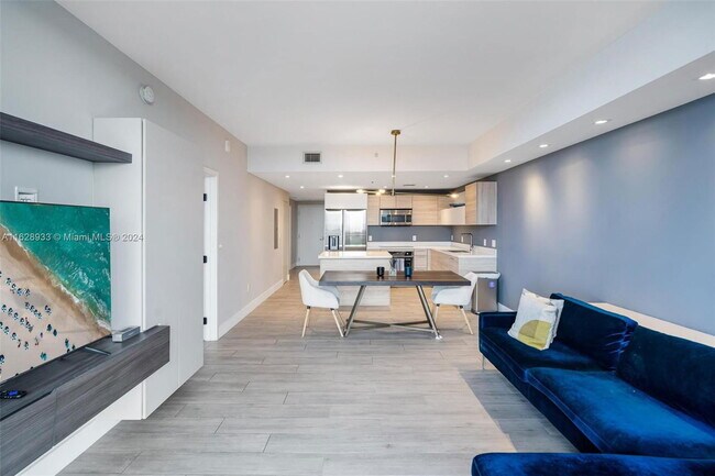 Photo - 2056 NE 167th St