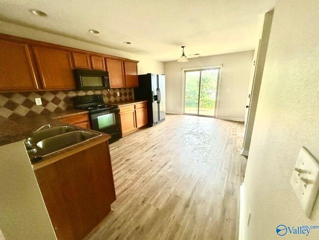 Photo - 140 Harold Murphy Dr