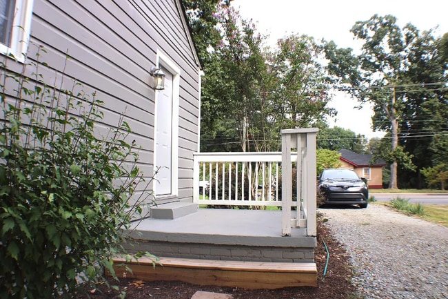 Photo - 3816 The Plaza