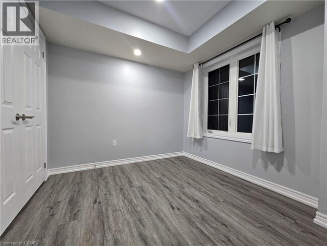 Photo - 404 Linden Dr