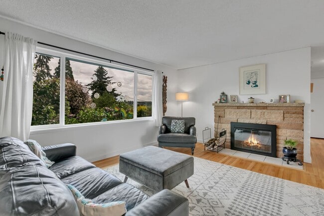 Photo - Panoramic View Living in Des Moines
