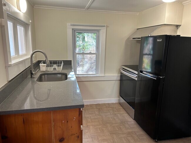 Photo - 30 Bridge St