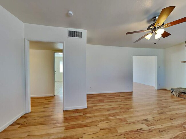 Photo - 2707 N 27th St