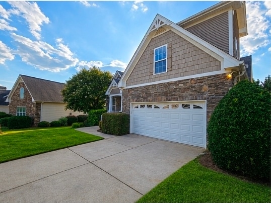 212 Medford Dr