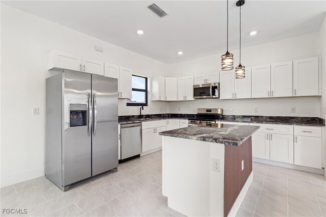 Photo - 2711 50th St W