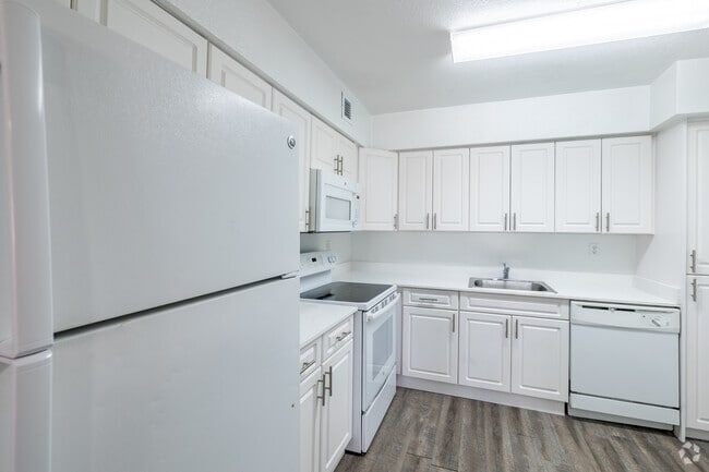 2BD, 2BA - 1,007SF - Kitchen