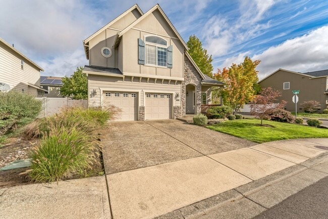 Building Photo - AVAILABLE FOR SHOWING ON 10/15!
