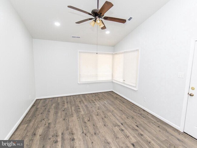 Photo - 15901 Perkins Ln