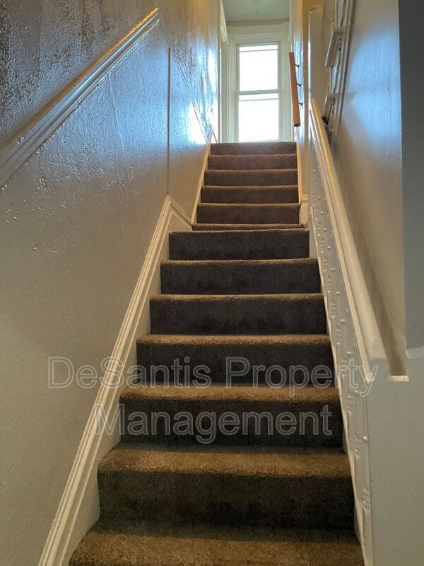 Building Photo - 508 Chestnut St Unit 3 Rental