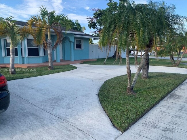 Photo - 14300 SW 105th Ave