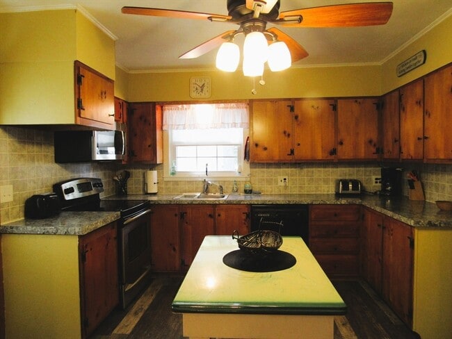 Photo - 22 Birch St