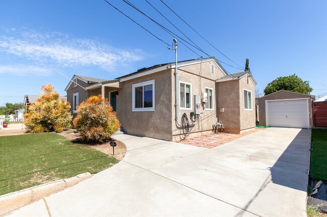 Building Photo - 2039 O Ave Unit O house