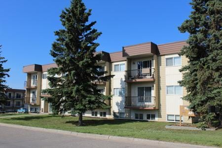 Building Photo - 8920-8986 86 St Unit 303