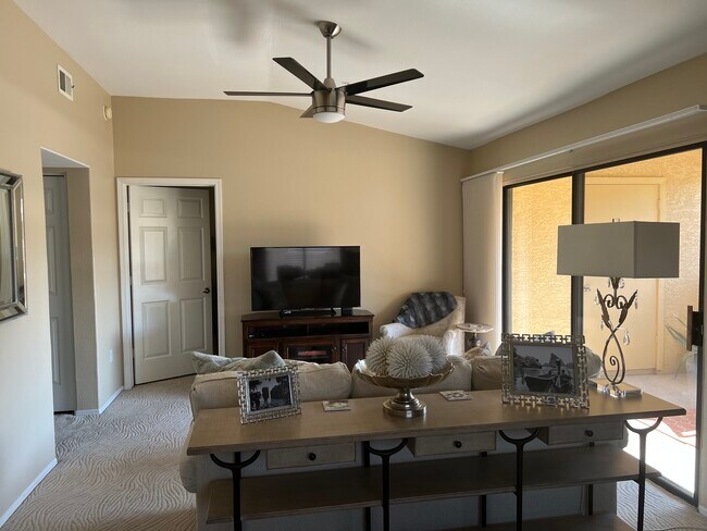 Photo - 9990 N Scottsdale Rd Unidad 2024