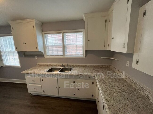 Photo - 2928 Howard Ave