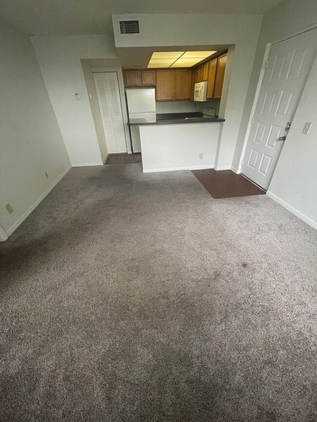 Photo - ONE BEDROOM ONE BATHROOM! WATERFRONT COMMUNITY!!! Unit -1
