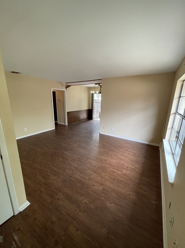 247 Fennel Dr