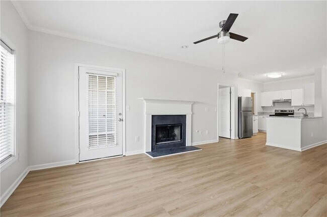 Photo - 701 Vinings Forest Ln