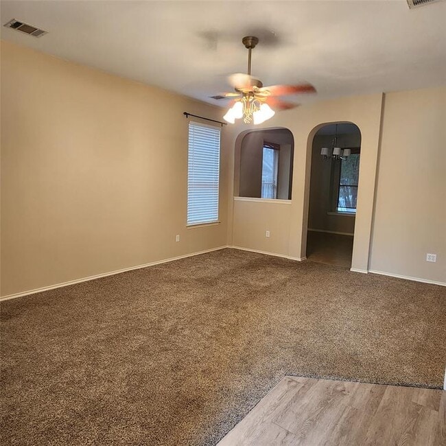 Photo - 5661 Hartson