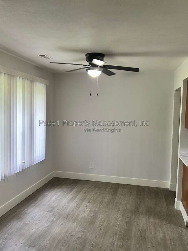 Photo - 3821 Sage Dr Unit F
