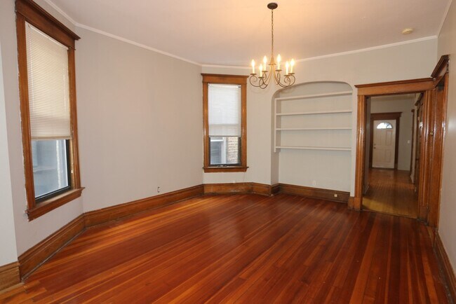 Photo - 1326 N Claremont Ave Unit M09H