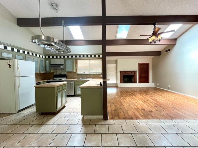Building Photo - 2307 Monarch Dr Rental