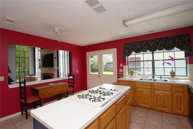 Photo - 2827 Lake Colony Dr