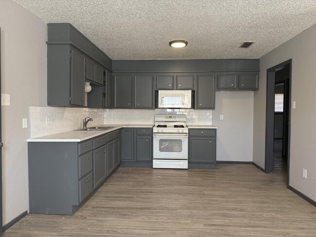 Photo - 1318 25th St