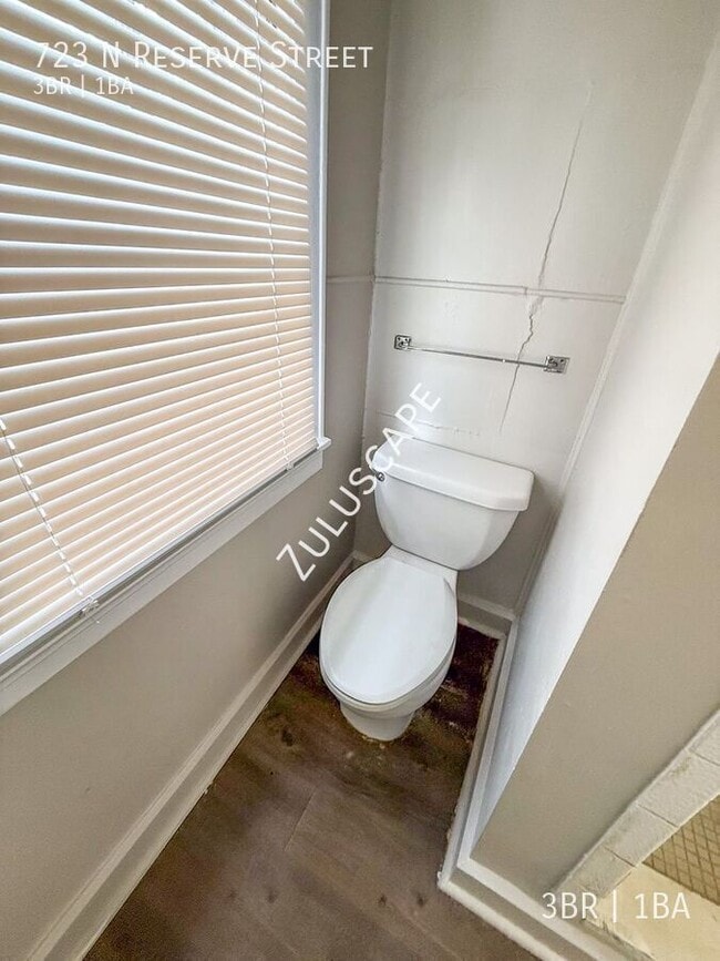 Photo - 723 N Reserve St