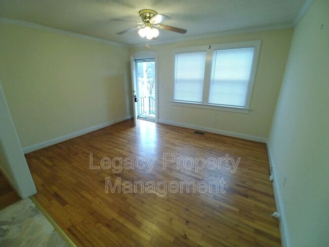 Photo - 609 E Willowbrook Dr