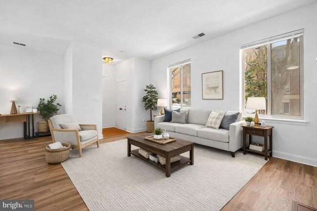 Photo - 13 Andrew Pl Unidad R103