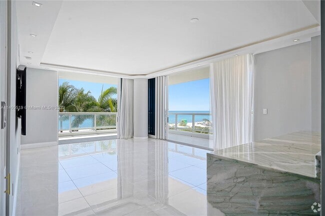 Building Photo - 4201 Collins Ave Rental