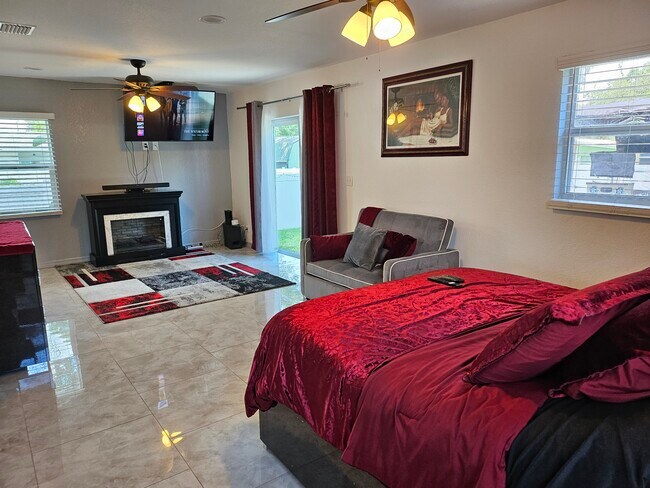 Photo - 1006 14th Ave NW