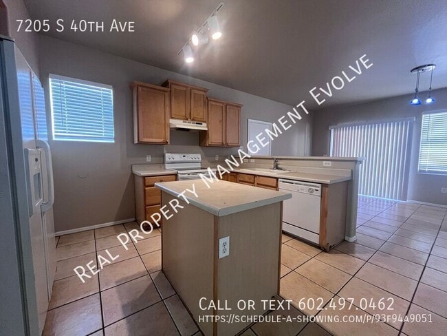 Photo - 7205 S 40th Ave