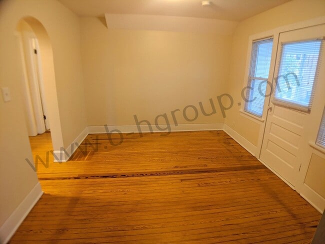 Photo - 1313 73rd St Unit Upper