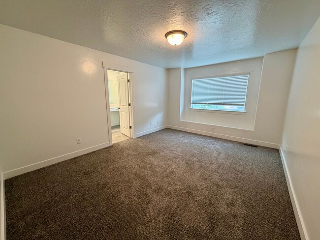 Photo - Move In Special — 1 Month Rent Free | Updated 3 Bed 2.5 Bath Townhome for Rent in North Ogden