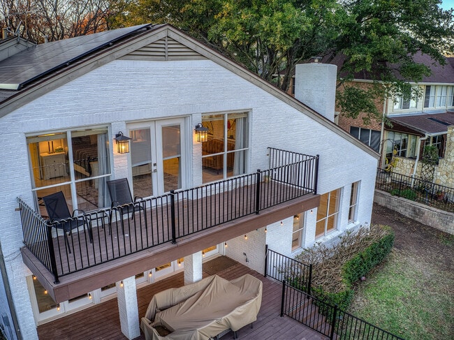 Photo - 8402 Columbia Dr