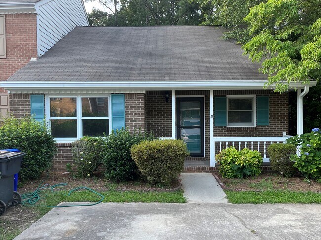 Front of 3/3 townhouse - 440 Williamsburg Way