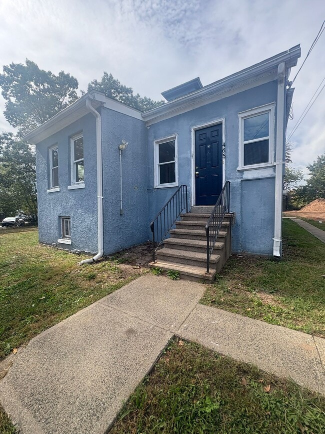 Building Photo - 465 Tampa St