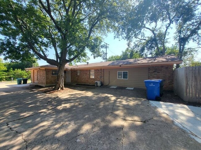 Photo - 1503 E Wells Ave