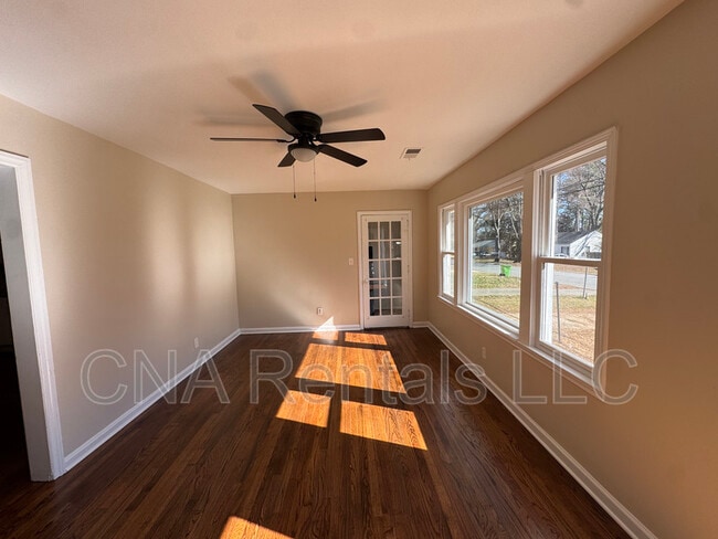 Photo - 1826 Clearwater Dr SE