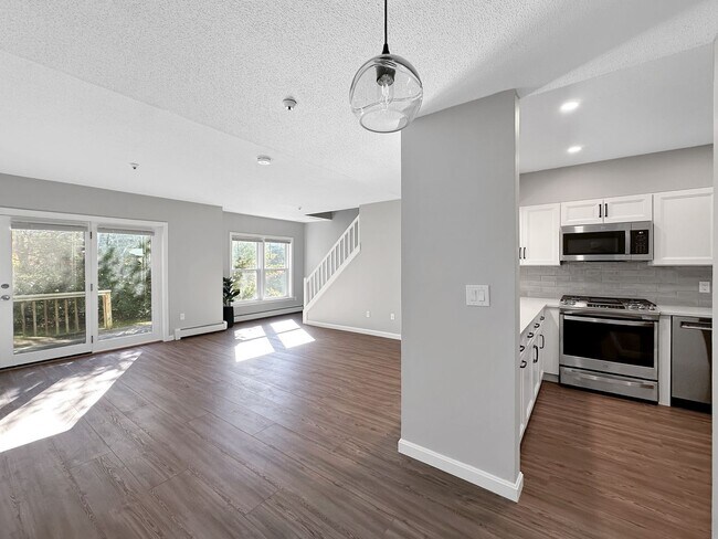 Photo - Beautiful Remodeled  3 Bedroom Condo!